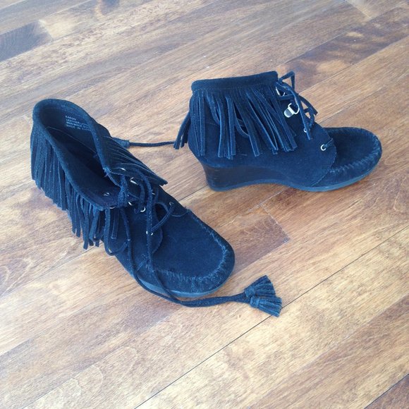 Minnetonka - Black Lace-Up Fringe Wedge Booties - Picture 2 of 8